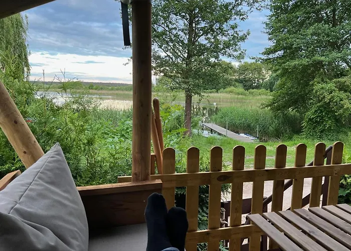 \'Glamping\' Angelzelt Am See Mit Steg Und Boot